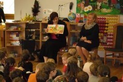 Czytanie dzieciom z Przedszkola - Prezes Chóru Spójnia - Iwona Fojcik_6