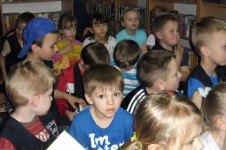 Czytanie dzieciom z SP nr 1 - Znaki są ważne - czyt. A. Wieszołek_1